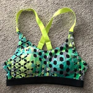 VS lightweight sports bra